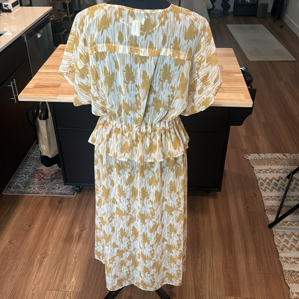 Nordstrom Rack Fall Shall 🍁 - Picture 4 of 5